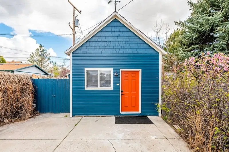 Fully Furnished Tiny House! — Photo 2