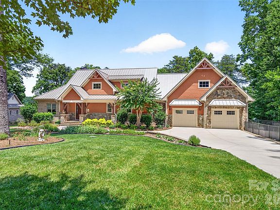3rd image of 166 Balmoral Dr