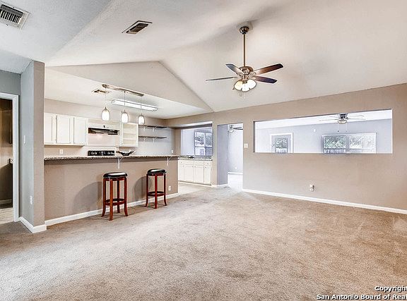 4th image of 8239 Creekline Dr