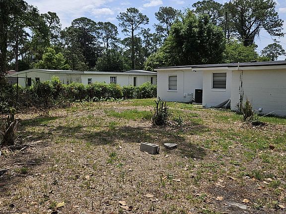 5th image of 3341 JAPONICA Road N