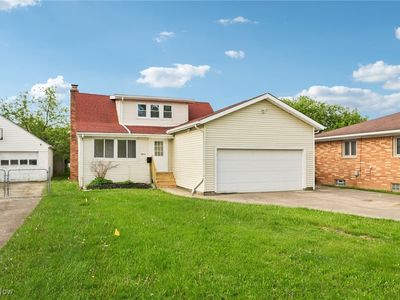 9273 Roxbury Rd, Parma Heights, OH, 44130