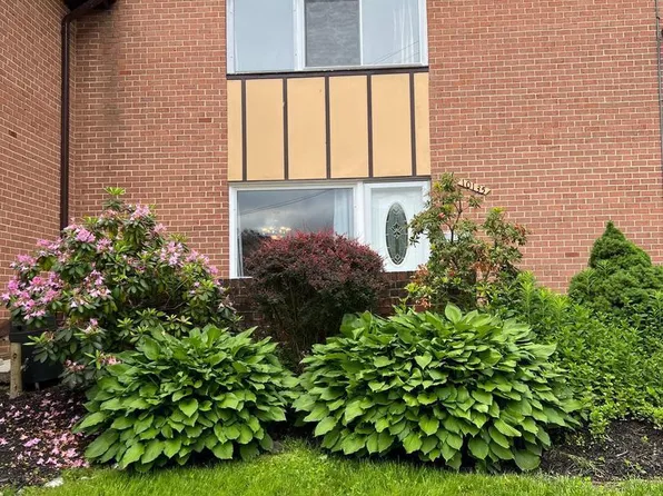 10135 Fair Woods Dr, Fairfax, VA 22030