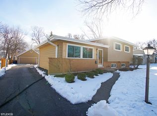 83 S Chase Ave, Lombard, IL 60148