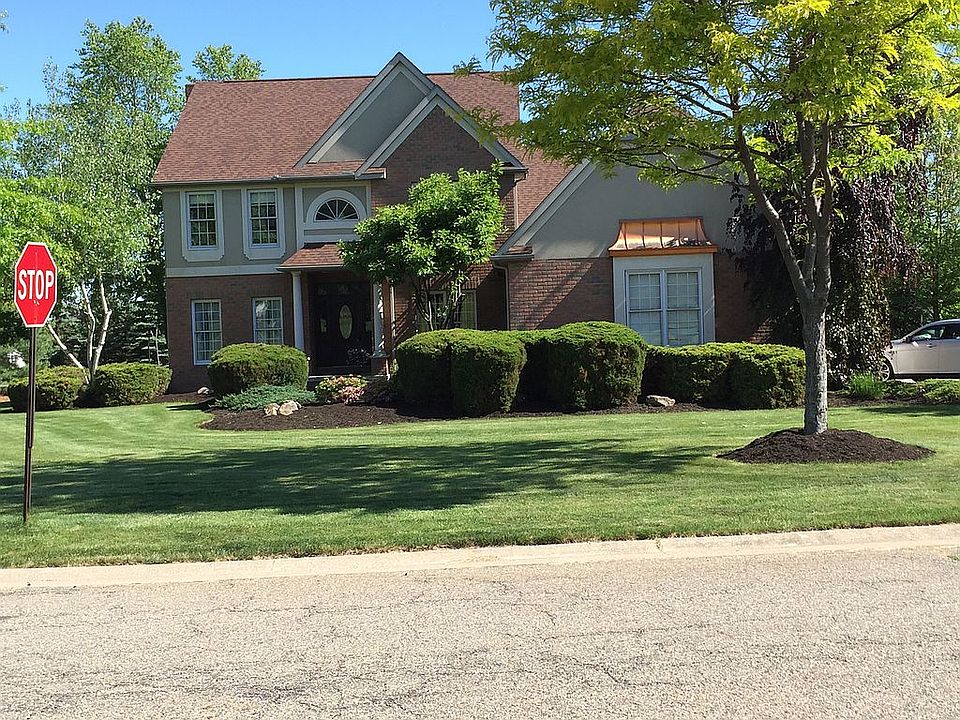 2nd image of 8453 Yorkshire St NW