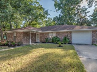 1401 N Roberson St, Conroe, TX 77301