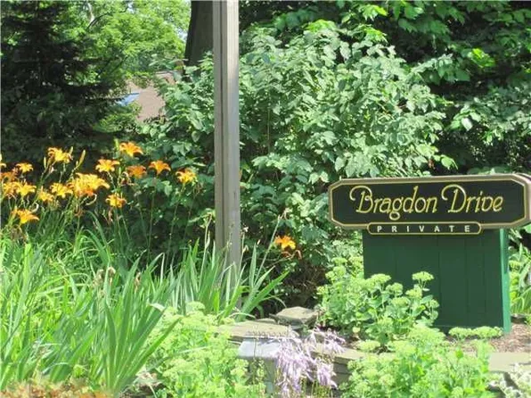 6 Bragdon Dr, Rochester, NY 14618