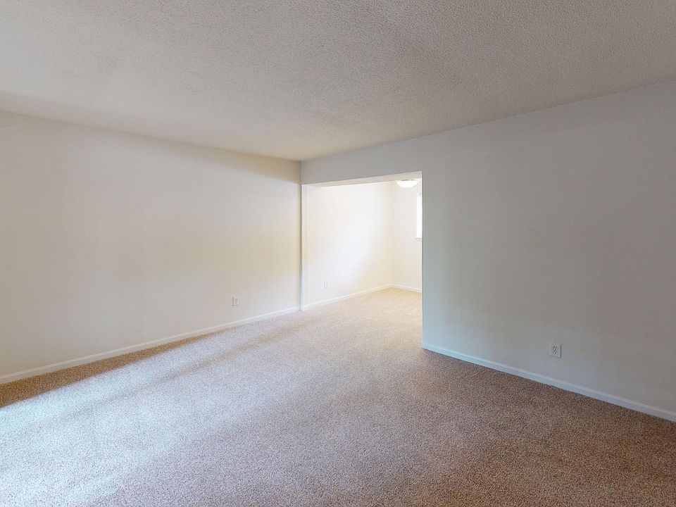1st image of 4010 Oak St #1G