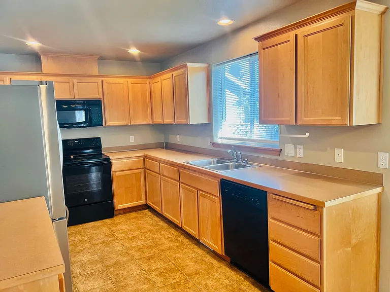 7181 Radius Loop SE — Photo 28