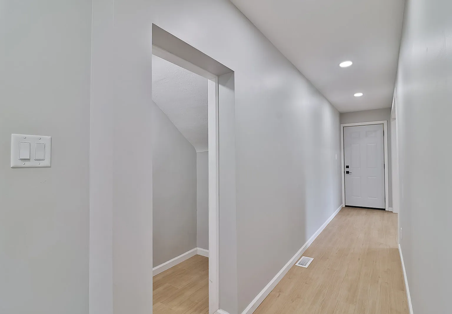 3 bed, 1828 sqft, $1,800 — Photo 2