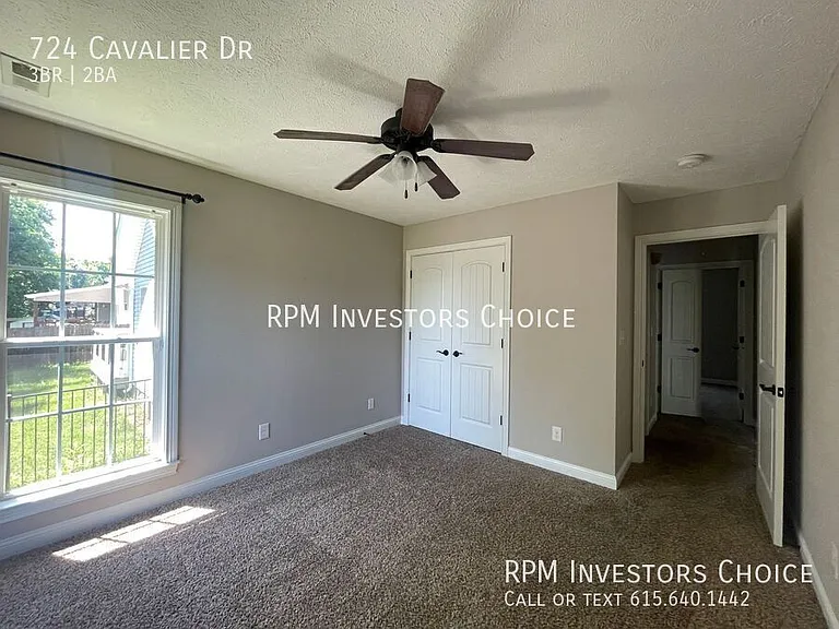 724 Cavalier Dr — Photo 16