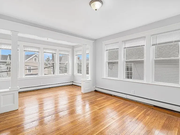 3 bed, 1300 sqft, $2,195 — Photo 4