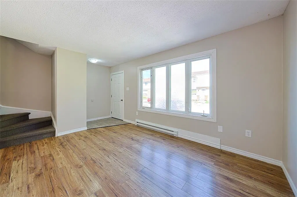 3 bed, 1.5 bath, $1,700 — Photo 2