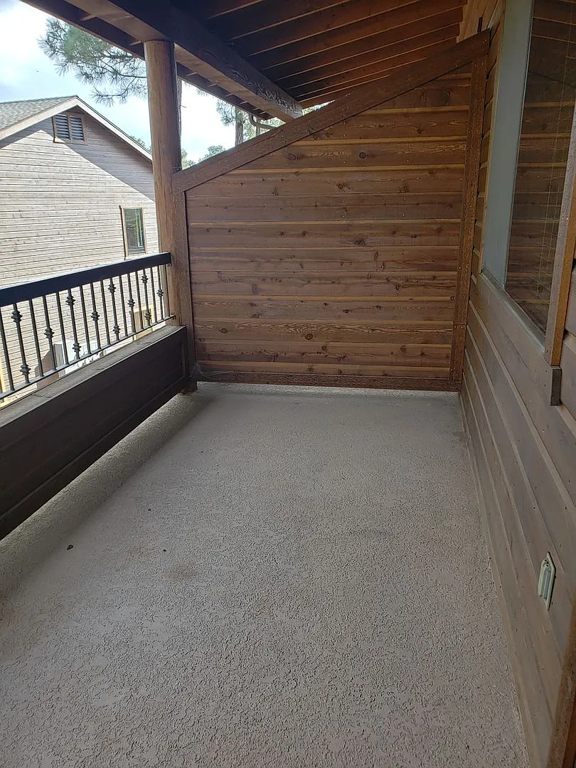 Bison Cove B6 - 2 Bed / 2 Bath Available — Photo 2