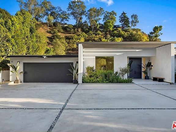 2nd image of 1836 Loma Vista Dr