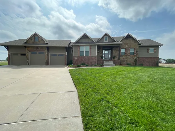 108 N Hibiscus Ct, Garden Plain, KS 67050