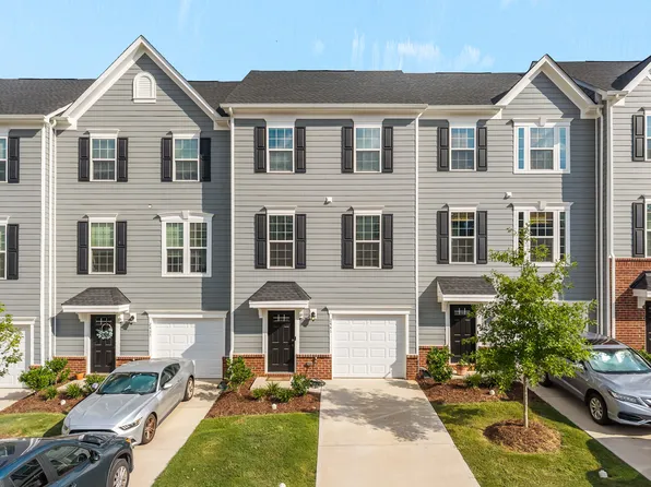 2441 Dr Carver Rd, Charlotte, NC 28208