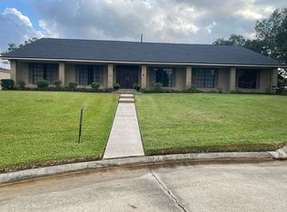 8 Bayou Bend Pl, Beaumont, TX 77706