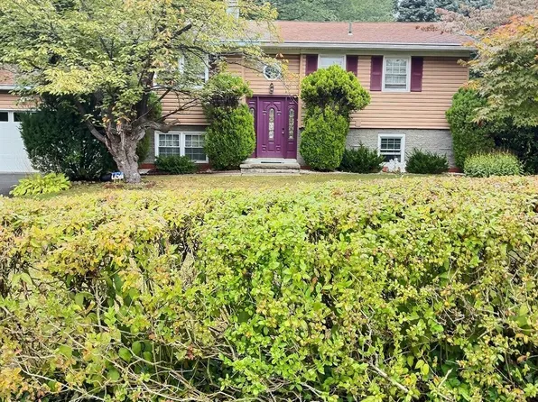 4 Robert Lane, Wappingers Falls, NY 12590