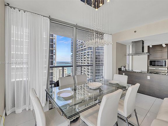 5th image of 485 Brickell Ave APT 3702