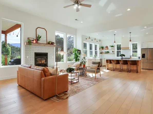 12 Galisteo Ct, Sandia Park, NM 87047