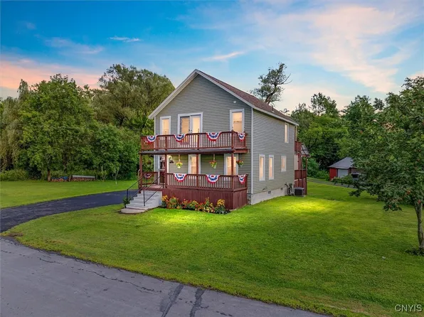 80 Pratt Ave, Clark Mills, NY 13321