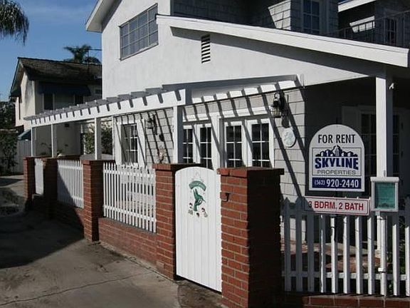 FRONT VIEW OF PATIO