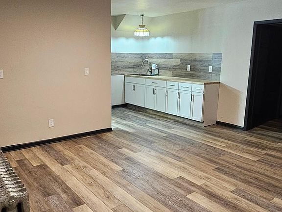 3rd image of 109 Forest Ave #1