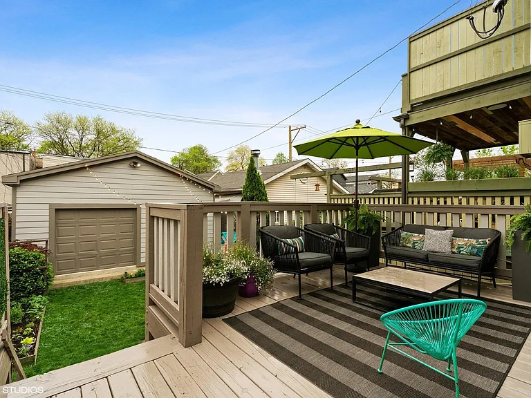 2453 N Richmond St — Photo 30