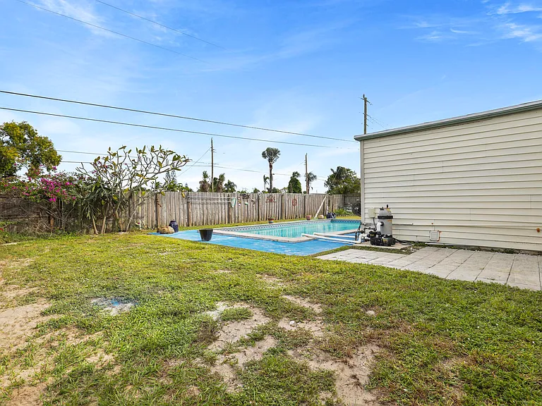 9412 Bellewood St — Photo 31