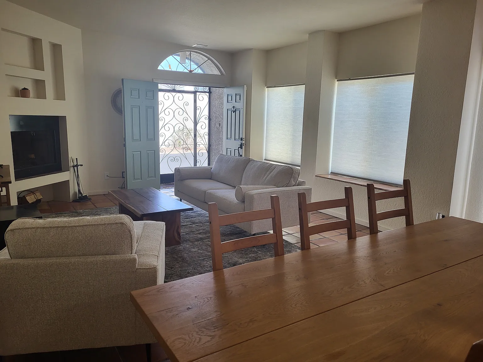 3 bed, 1250 sqft, $2,250 — Photo 2