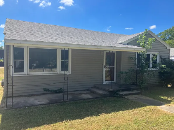 914 3rd Street, Oswego, KS 67356
