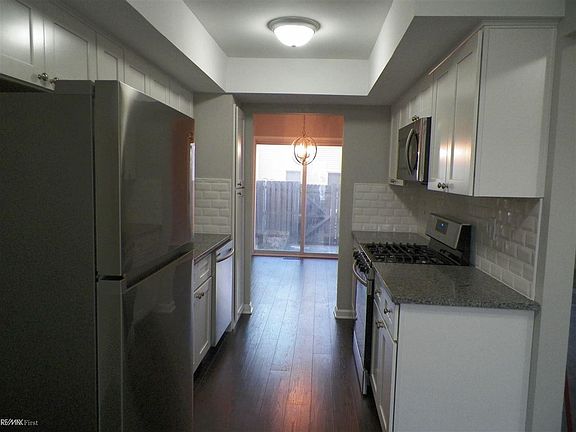 5th image of 37039 Brynford Dr