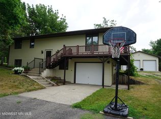 121 4th St SE, Rothsay, MN 56579