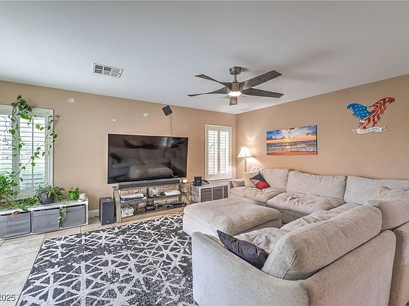 5th image of 671 Port Talbot Ave