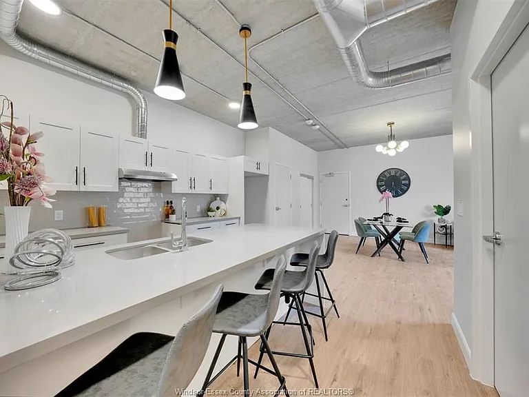 6550 Wyandotte St E #201 — Photo 8