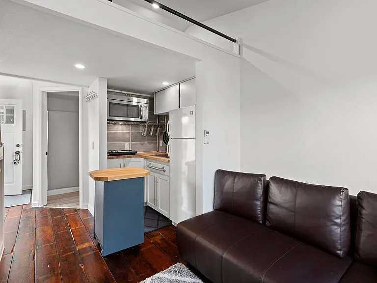6915 NE 23rd Ave #C — Photo 4