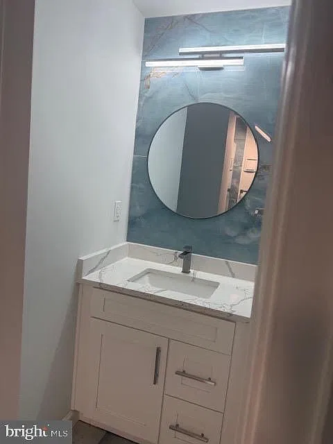 1 bed, 1.0 bath, 1000 sqft, $2,300 — Photo 2