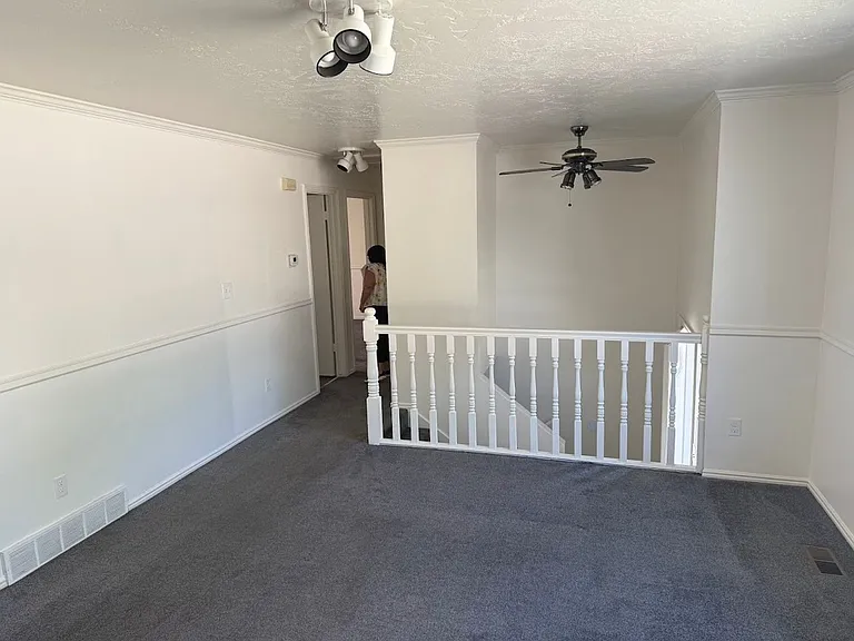 927 S 1635 W — Photo 15
