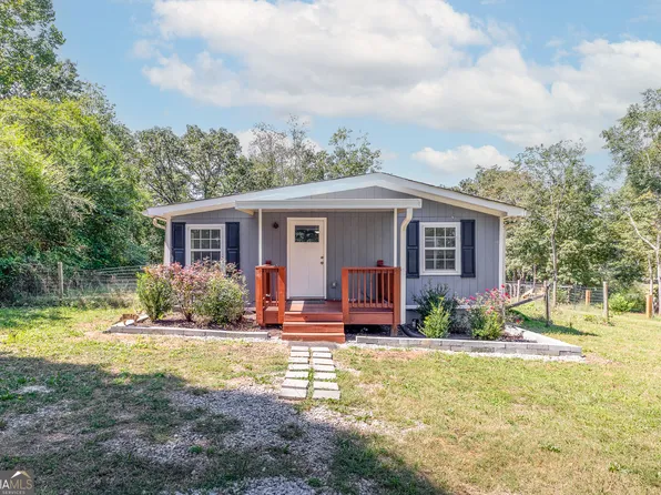 3916 Petes Dr, Gainesville, GA 30506