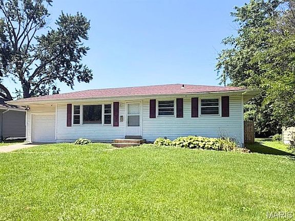 2nd image of 170 Ruth Dr