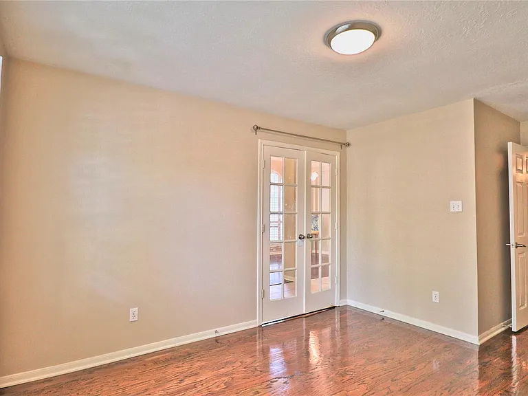 4530 Springfield Lakes St — Photo 27