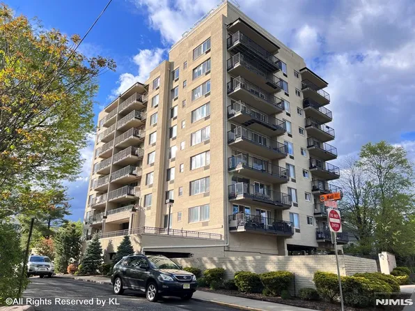 1 Wall St APT 5F, Fort Lee, NJ 07024