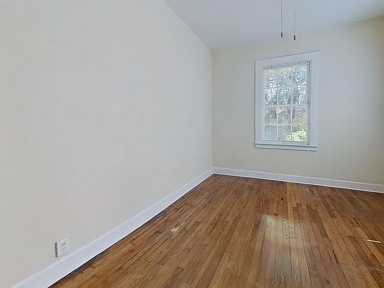2752 Herschel St Quad — Photo 8