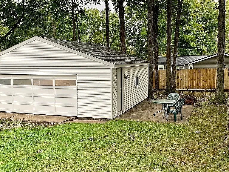 317 Cynthia Dr — Photo 4