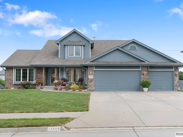 13609 S 42nd Ave, Bellevue, NE 68123