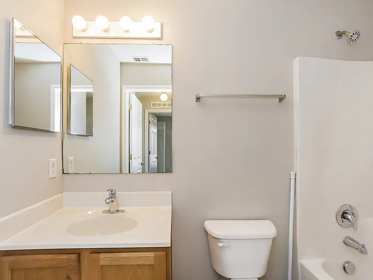 17031 Ongar Ct — Photo 14
