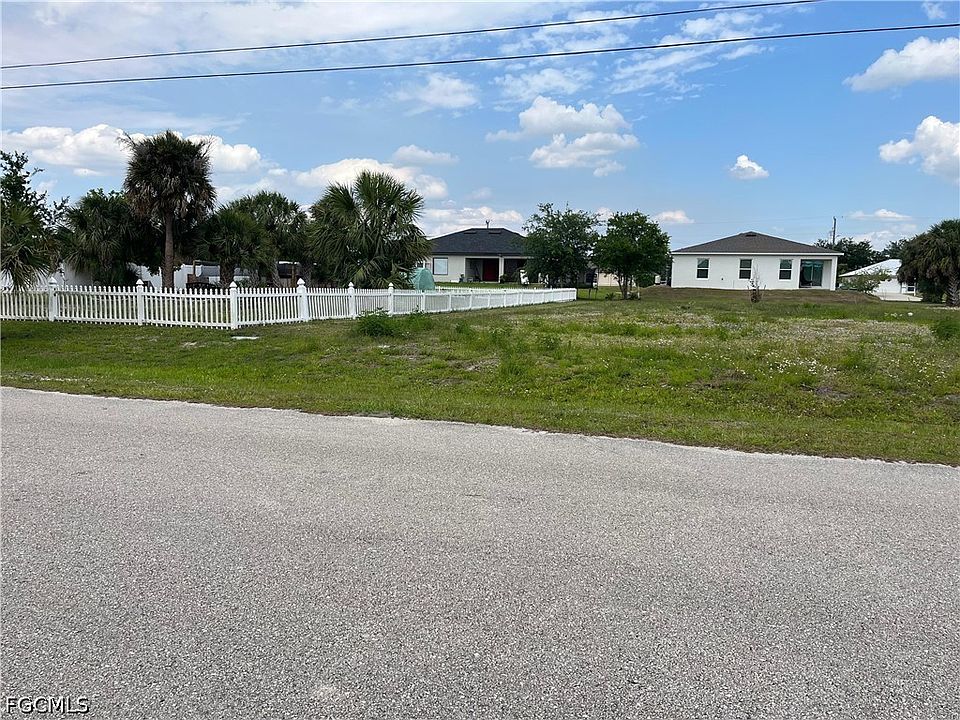 2nd image of 457 Petite Ave