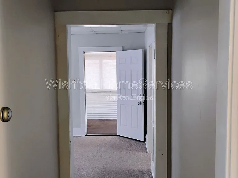 209 Chandler Blvd #A — Photo 5