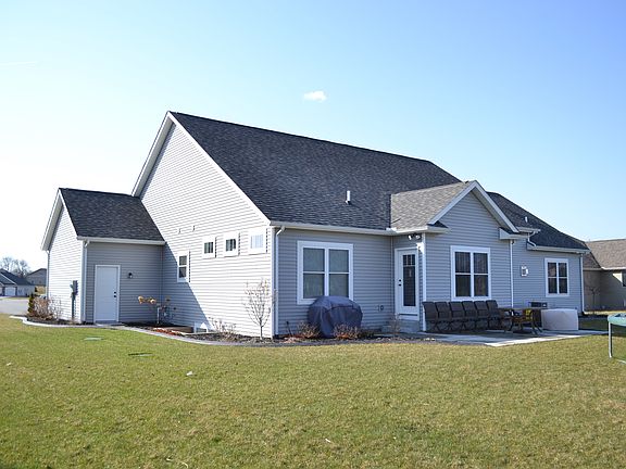 3rd image of 20163 Stone Creek Dr
