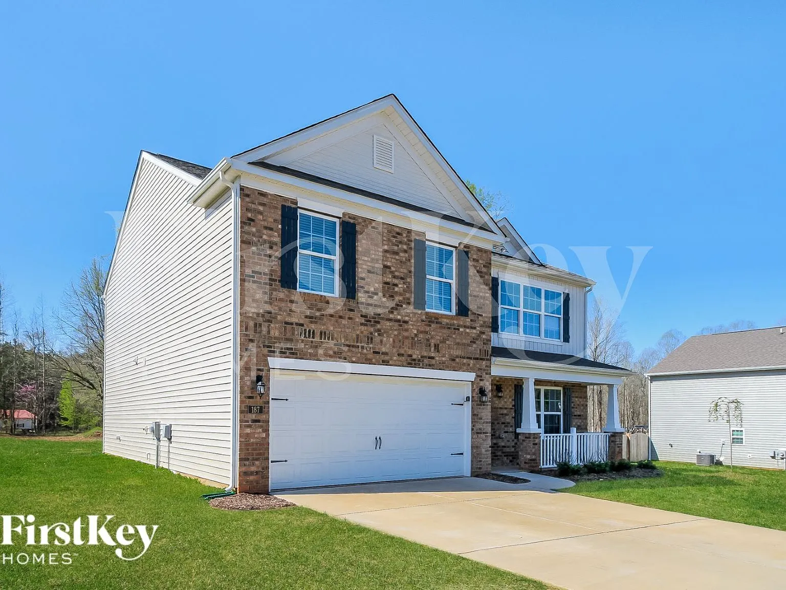 4 bed, 2.5 bath, 2496 sqft, $2,905 — Photo 2